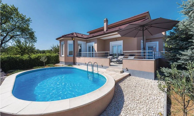 Drnis House | 100 m² House ∙ 3 bedrooms ∙ 6 guests