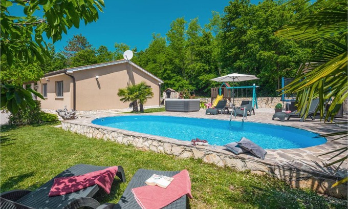 Sveta Nedelja House | 103 m² House ∙ 3 bedrooms ∙ 8 guests