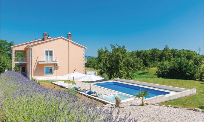Sveta Nedelja House | 103 m² House ∙ 3 bedrooms ∙ 8 guests