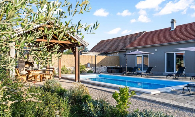 Drinovci House | 105 m² Maisonette ∙ 3 bedrooms ∙ 6 guests