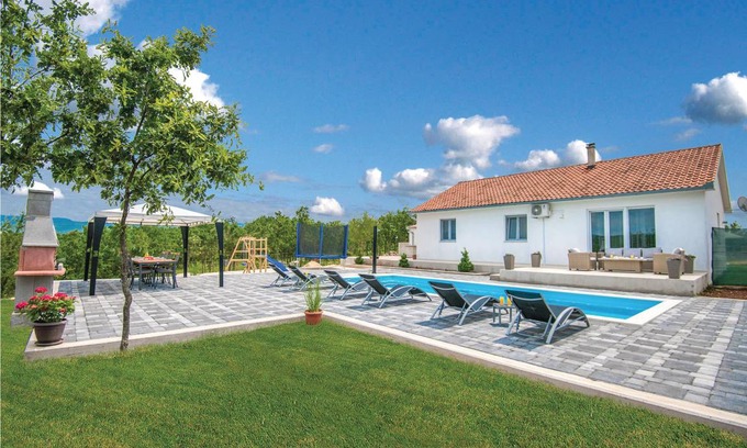 Imotski House | 110 m² House ∙ 3 bedrooms ∙ 8 guests