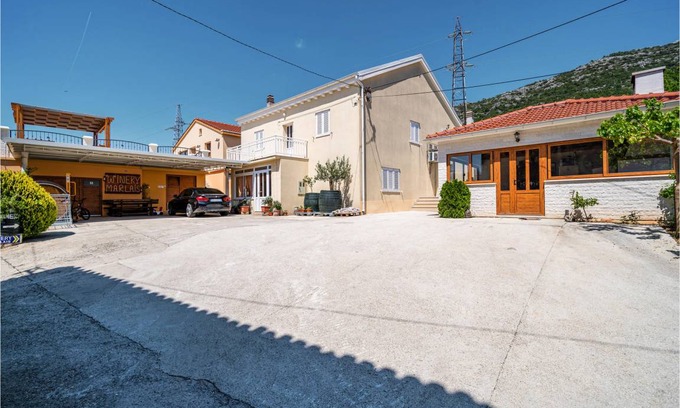Metohija Apartment | 112 m² Apartment ∙ 4 bedrooms ∙ 8 guests