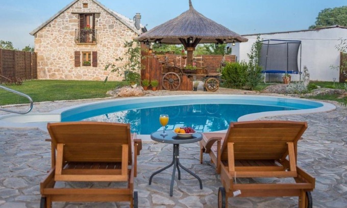 Bogatic House | 112 m² House ∙ 5 bedrooms ∙ 9 guests