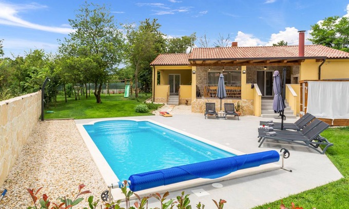 Debeljuhi House | 120 m² House ∙ 3 bedrooms ∙ 8 guests