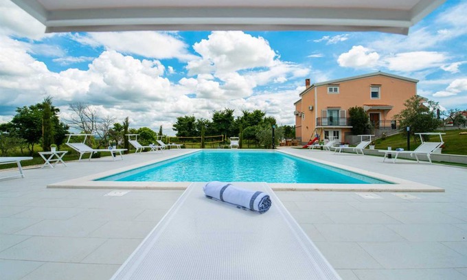 Suhovare Villa | 120 m² Villa ∙ 4 bedrooms ∙ 10 guests
