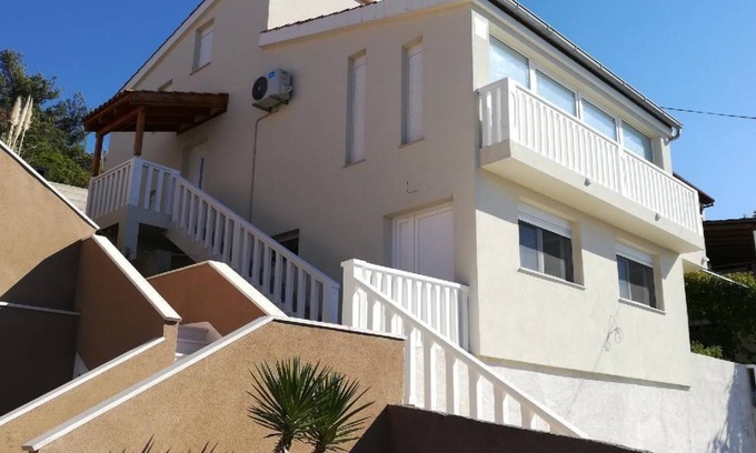 Savar Apartment | 130 m² Apartment ∙ 3 bedrooms ∙ 8 guests