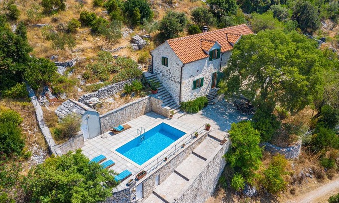 Dol House | 130 m² House ∙ 3 bedrooms ∙ 6 guests