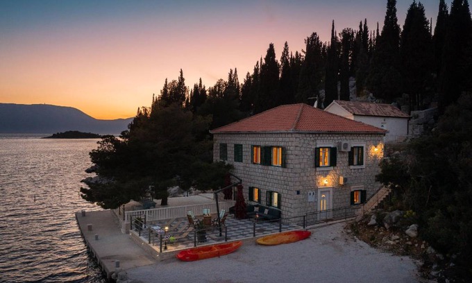 Blace House | 130 m² House ∙ 4 bedrooms ∙ 10 guests