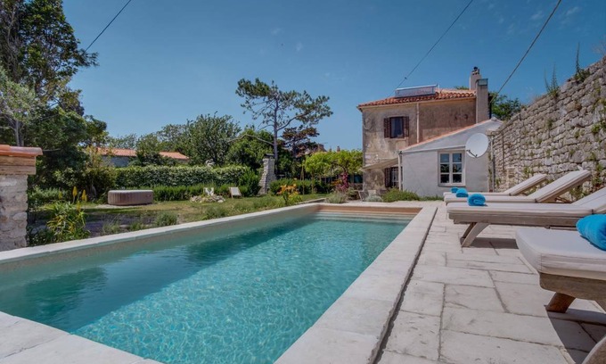 Mali Losinj Villa | 130 m² Villa ∙ 3 bedrooms ∙ 8 guests