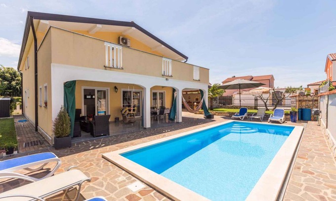 Kaldanija Apartment | 135 m² Apartment ∙ 3 bedrooms ∙ 6 guests