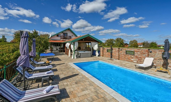 Klostar Podravski House | 135 m² House ∙ 3 bedrooms ∙ 8 guests