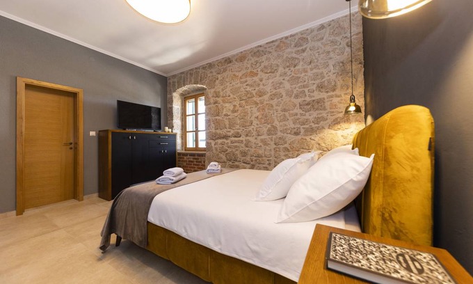 Municipality of Murter Apartment | 140 m² Apartment ∙ 3 bedrooms ∙ 6 guests
