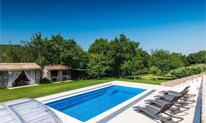 Rim House | 140 m² House ∙ 2 bedrooms ∙ 5 guests