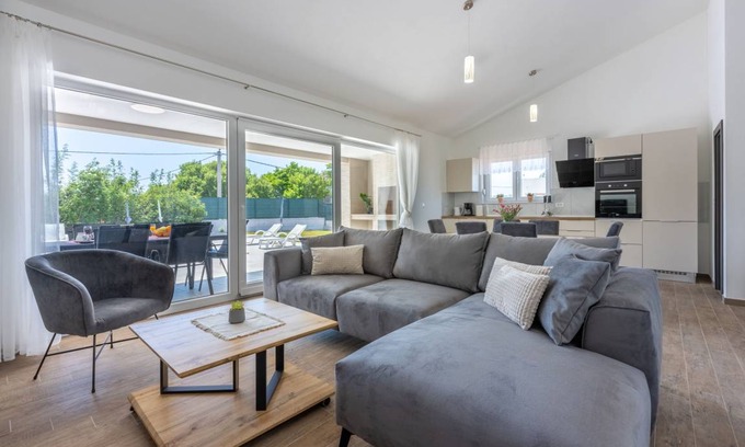 Brgod House | 140 m² House ∙ 3 bedrooms ∙ 6 guests