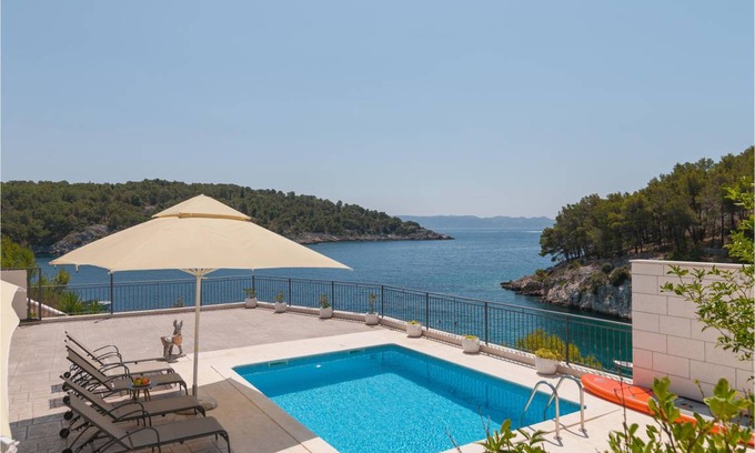 Cove Osibova (Milna) House | 140 m² House ∙ 3 bedrooms ∙ 8 guests