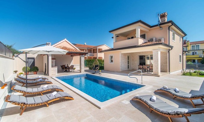 Vrvari Villa | 140 m² Villa ∙ 3 bedrooms ∙ 6 guests