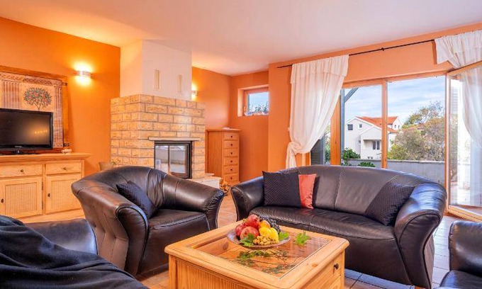 Vrboska Villa | 145 m² Villa ∙ 3 bedrooms ∙ 6 guests
