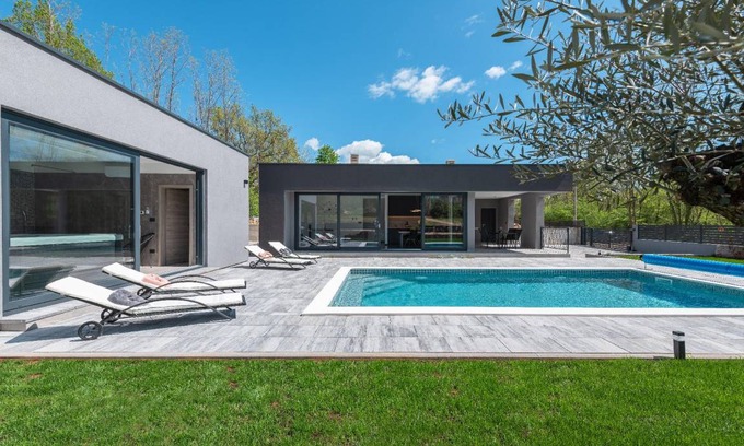 Zupanici House | 150 m² House ∙ 2 bedrooms ∙ 6 guests