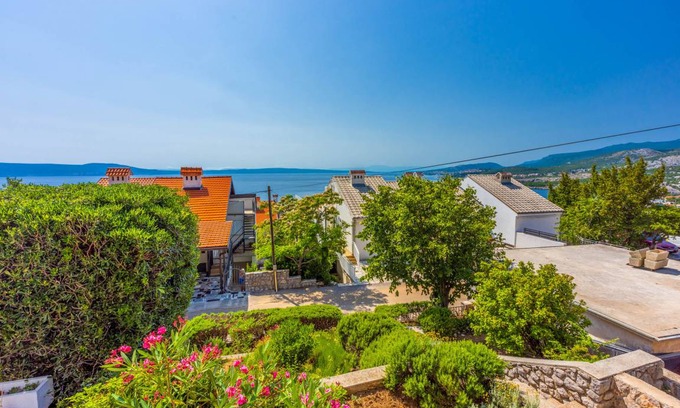 Klenovica House | 150 m² House ∙ 3 bedrooms ∙ 6 guests