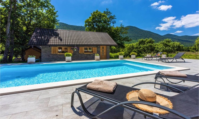 Gospic House | 150 m² House ∙ 3 bedrooms ∙ 8 guests