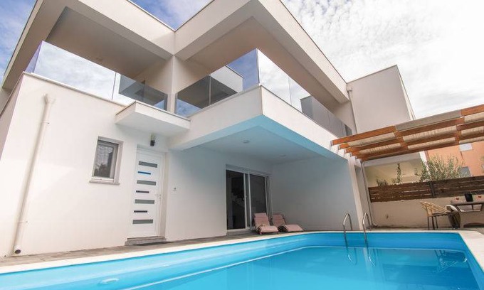 Srima House | 150 m² House ∙ 3 bedrooms ∙ 6 guests