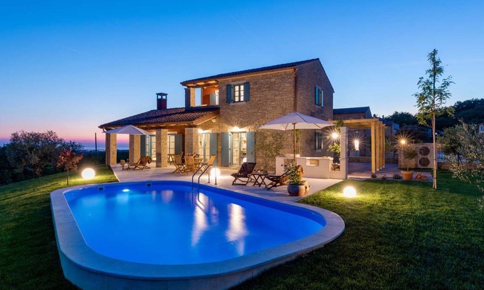 Vardica Villa | 150 m² Villa ∙ 2 bedrooms ∙ 6 guests