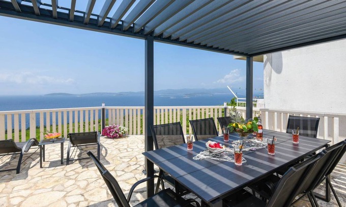Postup Villa | 150 m² Villa ∙ 3 bedrooms ∙ 8 guests