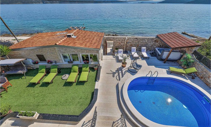 Drvenik Mali House | 151 m² House ∙ 4 bedrooms ∙ 8 guests