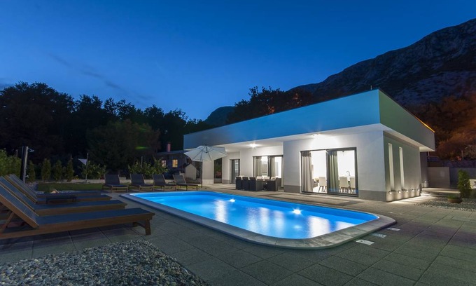 Gata House | 153 m² House ∙ 3 bedrooms ∙ 8 guests