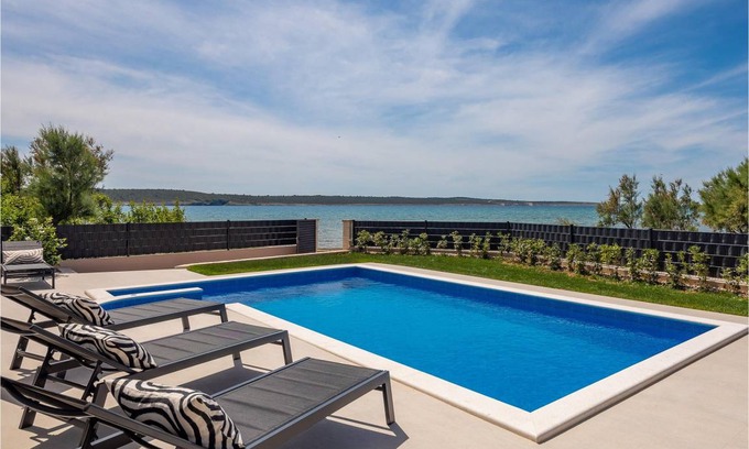Ljubac House | 154 m² House ∙ 3 bedrooms ∙ 8 guests