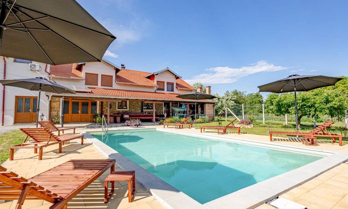 Velika House | 157 m² House ∙ 4 bedrooms ∙ 10 guests