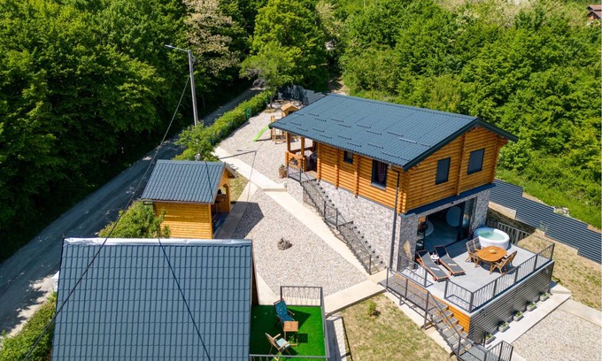 Petrinja House | 158 m² House ∙ 3 bedrooms ∙ 6 guests
