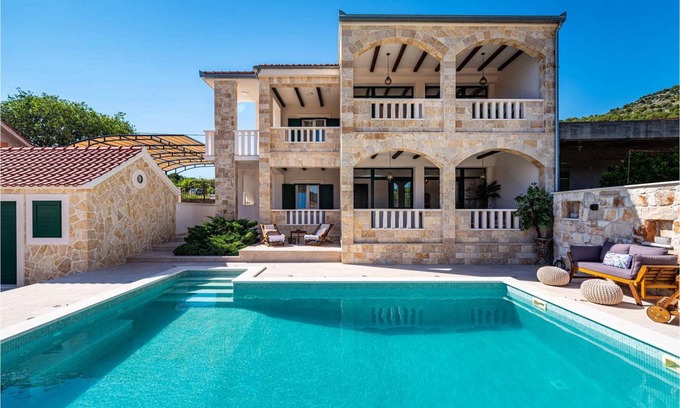 Seget House | 160 m² House ∙ 2 bedrooms ∙ 8 guests