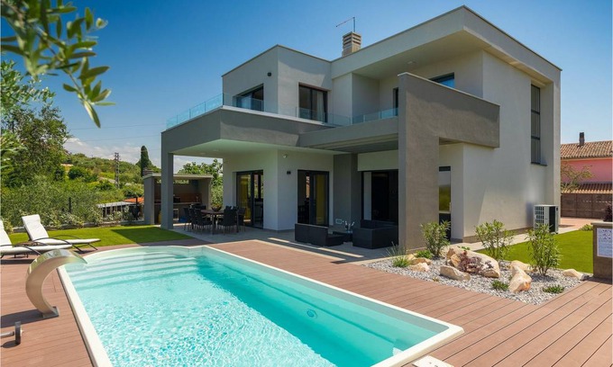 Buje House | 166 m² House ∙ 4 bedrooms ∙ 8 guests
