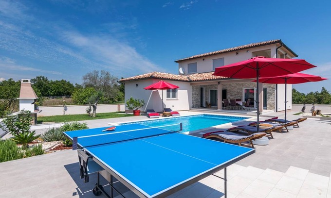 Pinezici Villa | 166 m² Villa ∙ 3 bedrooms ∙ 8 guests