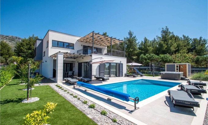 Stankovici House | 172 m² House ∙ 4 bedrooms ∙ 8 guests