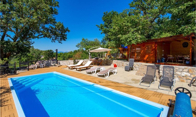 Golovik House | 175 m² House ∙ 3 bedrooms ∙ 10 guests