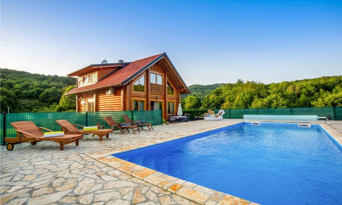 Prokike House | 179 m² House ∙ 2 bedrooms ∙ 6 guests