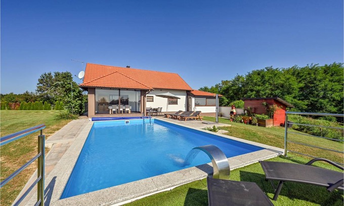 Selnica House | 180 m² House ∙ 2 bedrooms ∙ 4 guests