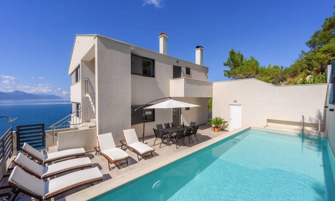 Blace House | 180 m² House ∙ 4 bedrooms ∙ 8 guests