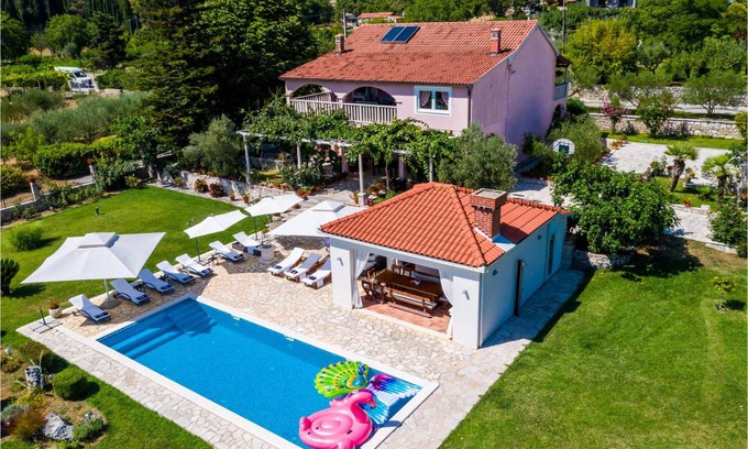 Konavle House | 183 m² House ∙ 4 bedrooms ∙ 10 guests