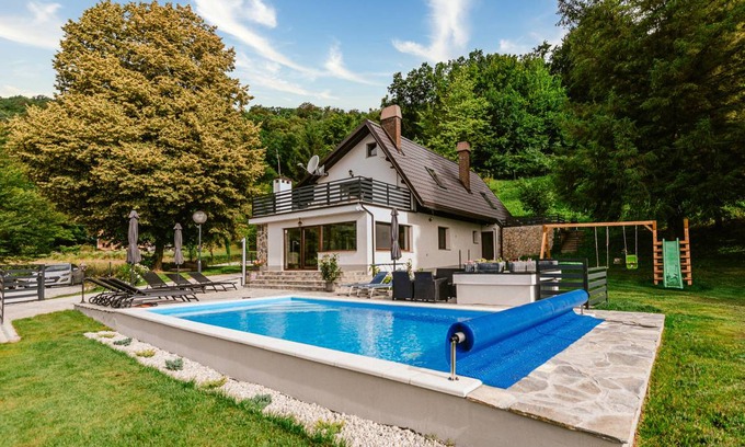 Varazdin House | 198 m² House ∙ 3 bedrooms ∙ 10 guests