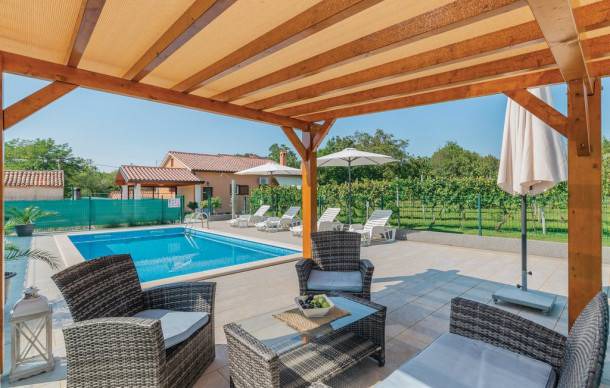 Topid House | 2 bedroom accommodation in Topid