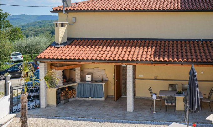 Vizinada House | 2 bedroom accommodation in Vizinada