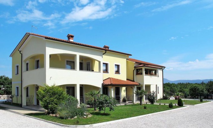 Strmac Apartment | 2 bedroom Apartment, sleeps 5 in Strmac with WiFi