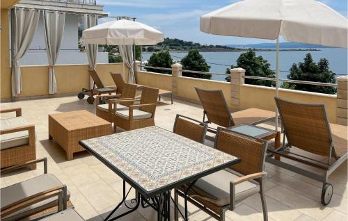 Dugi Rat Apartment | 2 Bedroom Nice Apartment In Dugi Rat