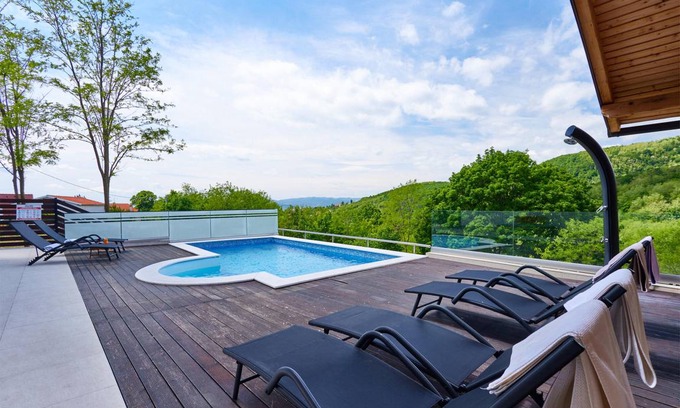 Zagreb House | 200 m² House ∙ 3 bedrooms ∙ 9 guests
