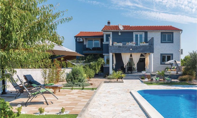 Skradin House | 200 m² House ∙ 4 bedrooms ∙ 8 guests