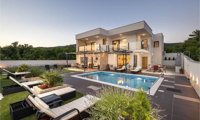 Jadranovo House | 200 m² House ∙ 4 bedrooms ∙ 8 guests