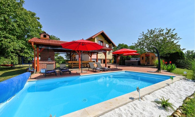 Ludbreg House | 200 m² House ∙ 4 bedrooms ∙ 8 guests
